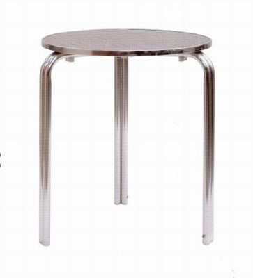 TAVOLO 3 GAMBE TONDO  Questo tavolo ,con 3 gambe ,tutto in alluminio esiste con piano tondo nelle dimensioni:
Diametro 60 e diam 70 cm. Impilabile.
